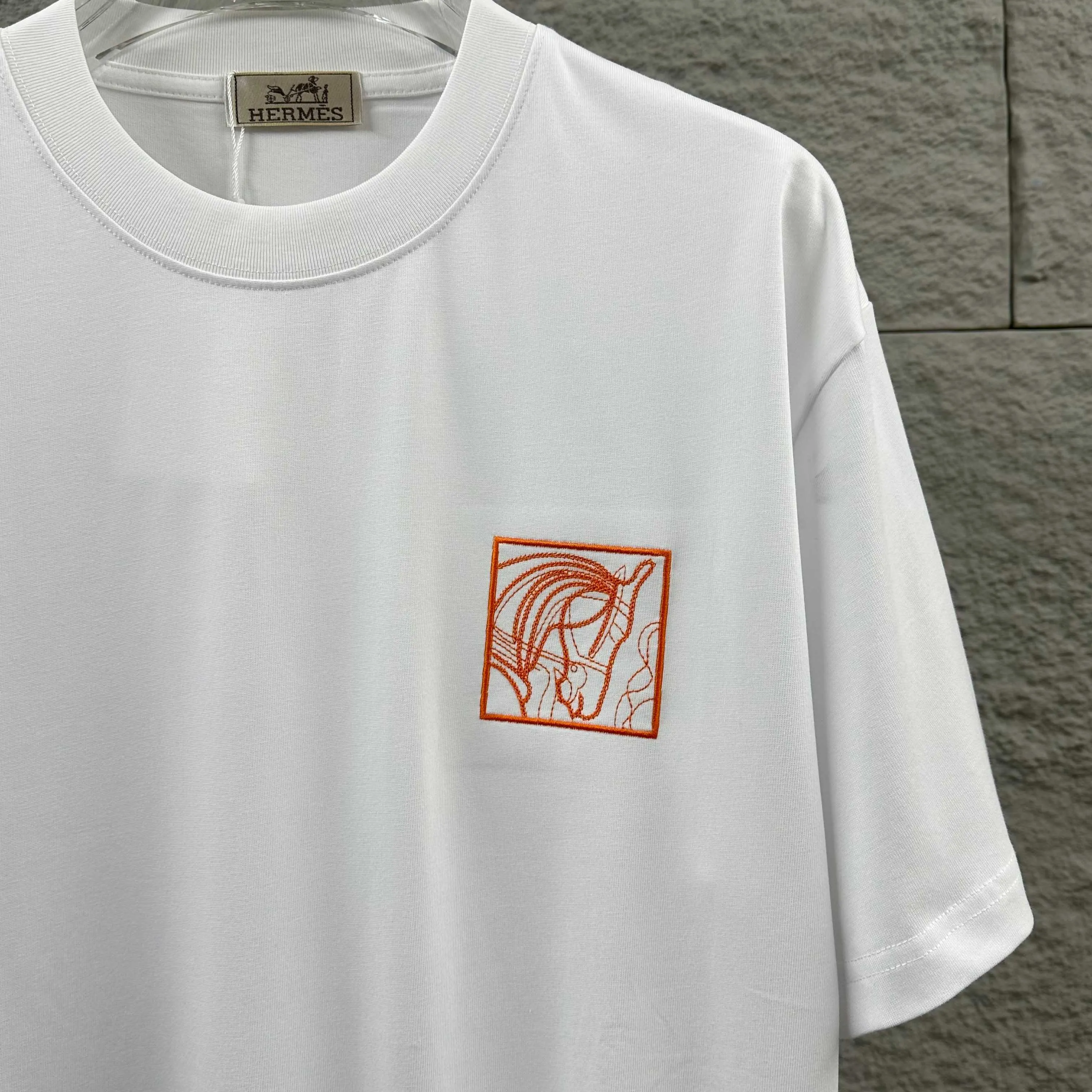 Herme* * 2026 New Arrival Classic Orange T Same Style ：Black White Size： S （90-130 ） M （120-150 ） L （140-165 ） XL （160-180 ） XXL （180-210 ）